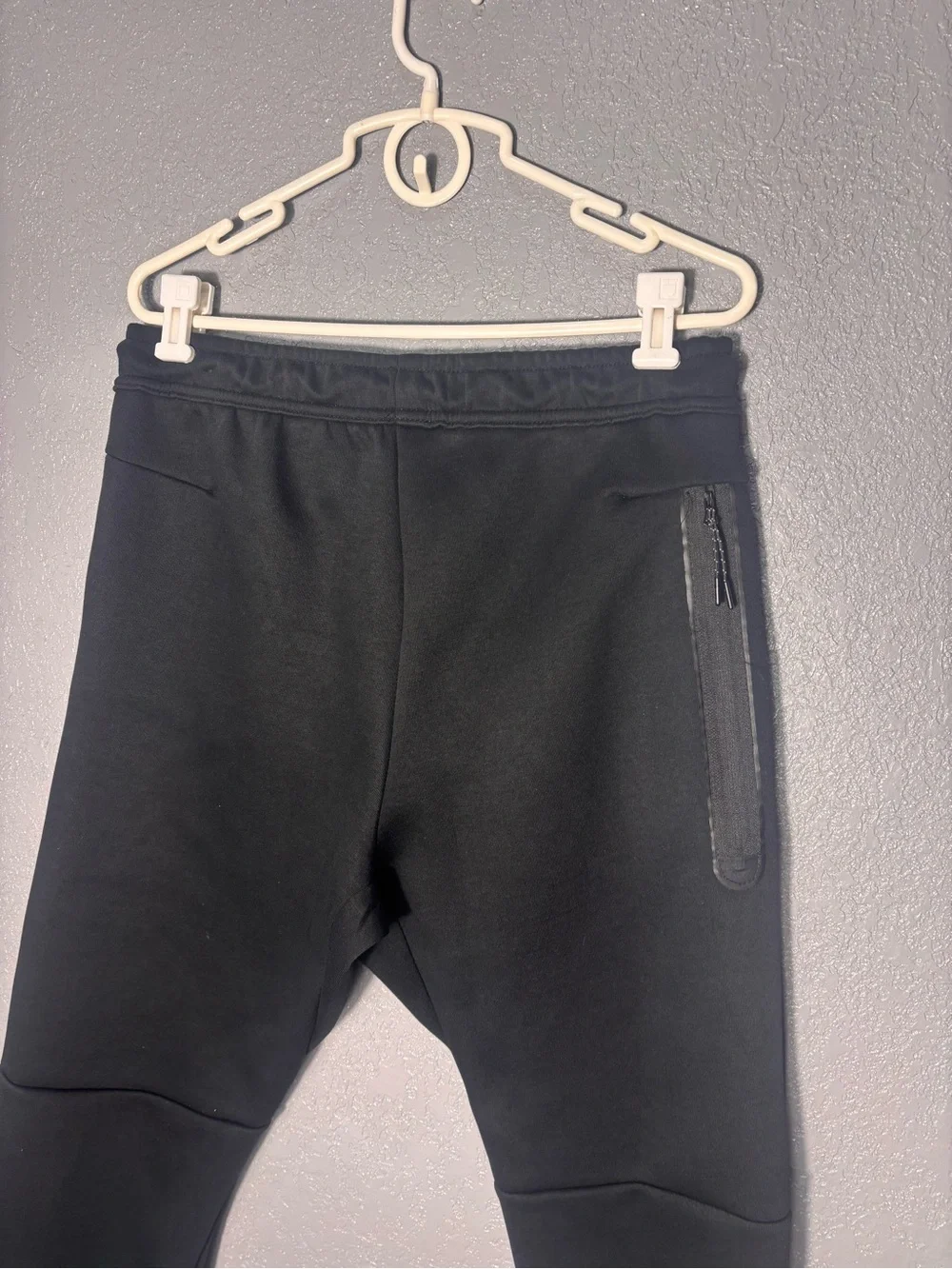 Nike Men's Black Jogger Pants – Casual Athletic Fit